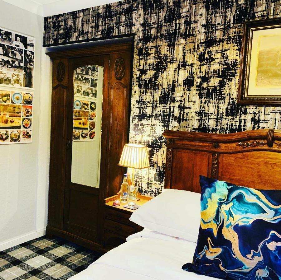 The Old Mill Inn フォレス エクステリア 写真